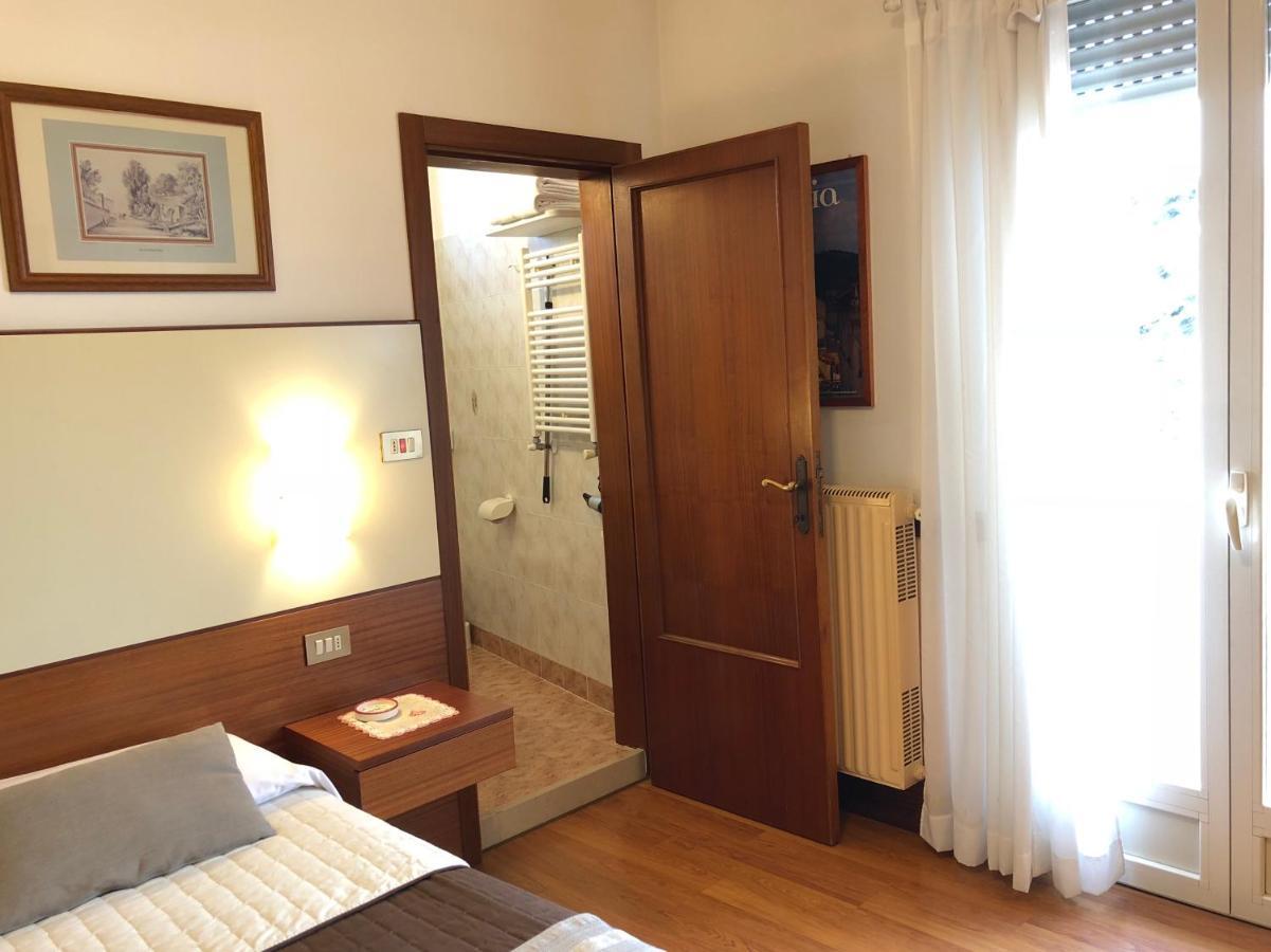 Hotel Signa Перуджа Екстериор снимка