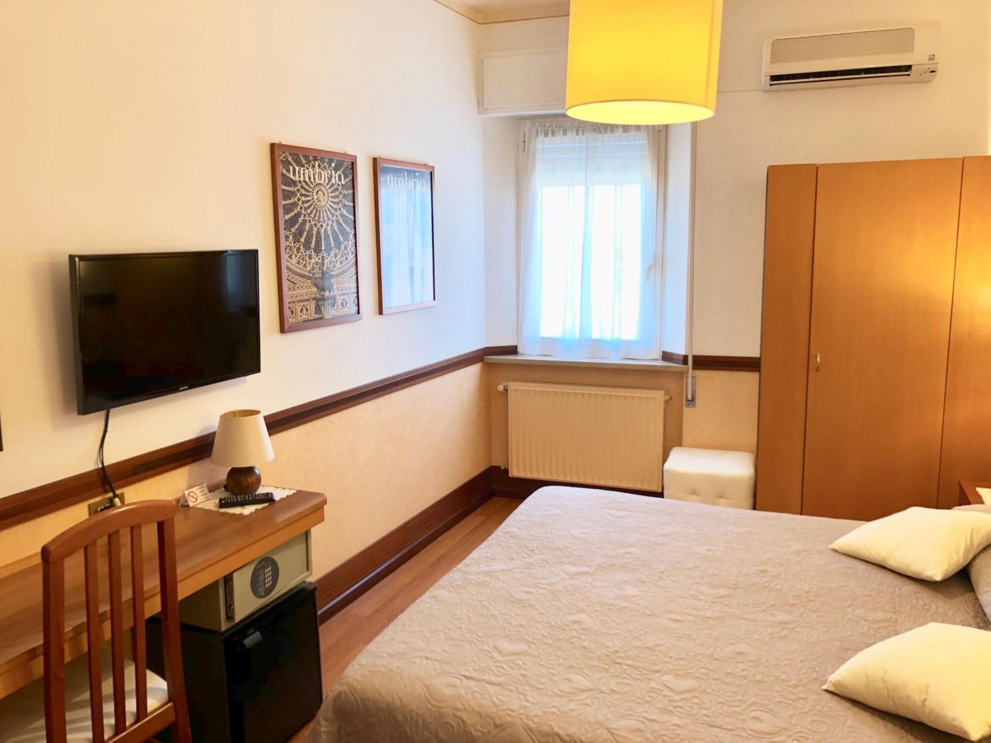 Hotel Signa Перуджа Екстериор снимка