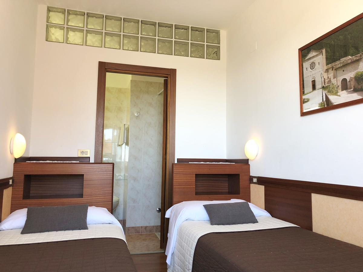 Hotel Signa Перуджа Екстериор снимка